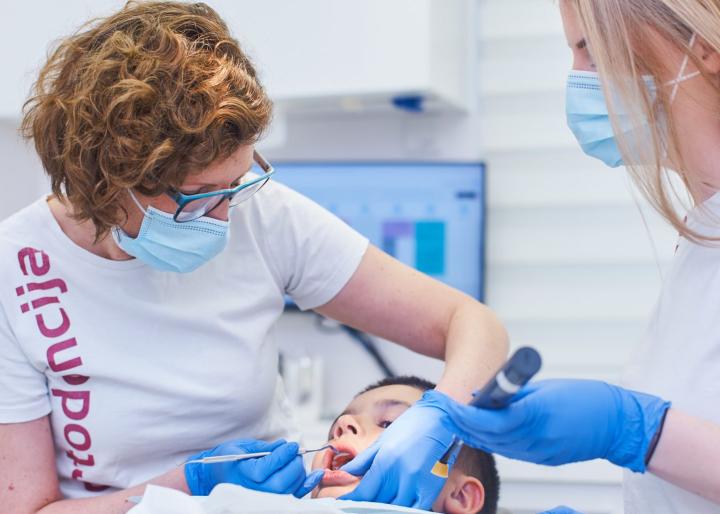 Poliklinika dr.Zubović 12