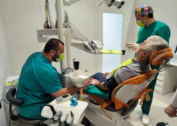 Implantološki centar Smile 9