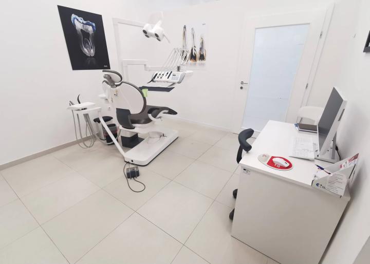 Implantološki centar Smile 10
